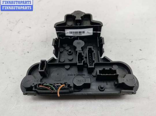 купить Плата фонаря заднего правого на Volkswagen Golf-3