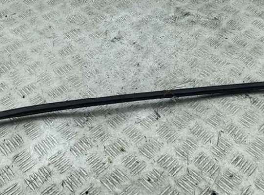 купить Молдинг лобового стекла на Volkswagen Passat B7