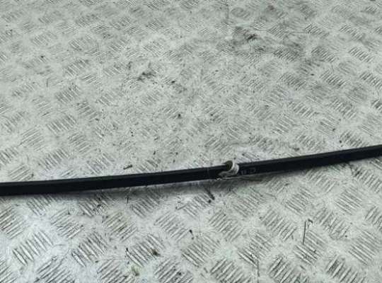 купить Молдинг лобового стекла на Volkswagen Passat B7