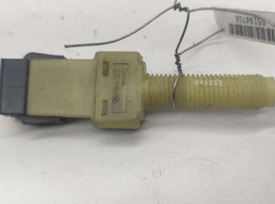 купить Датчик (включатель) стоп-сигнала на Audi A6 C5 (1997-2005)