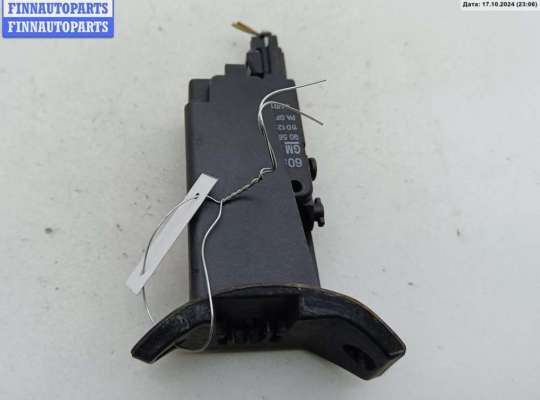 Активатор замка на Opel Zafira A