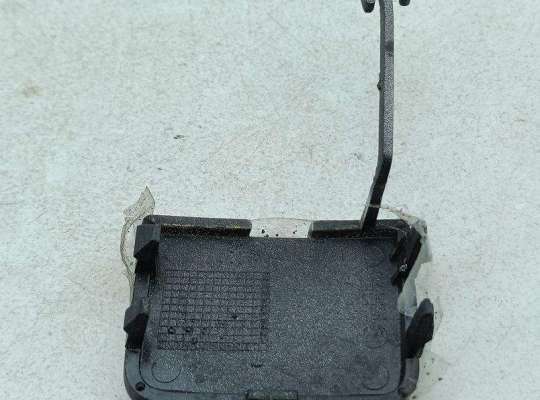 Решетка (заглушка) бампера на Volkswagen Passat B6 (3C)