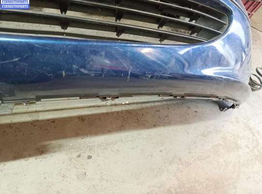 Бампер передний на Peugeot 307