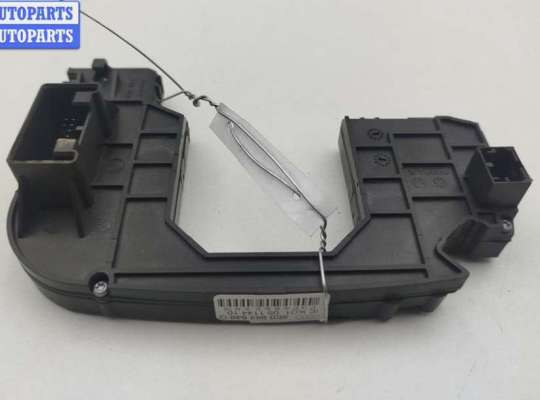Блок управления AU1729754 на Audi A4 B7 (2004-2008)