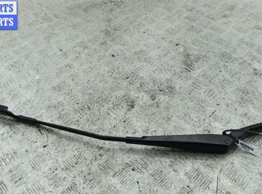 купить Щеткодержатель (поводок стеклоочистителя) передний на Peugeot 308 T7 (2007-2013)