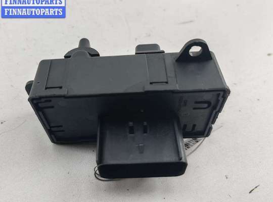 купить Блок кнопок управления стеклоподъемниками на Chrysler Voyager (2001-2007)