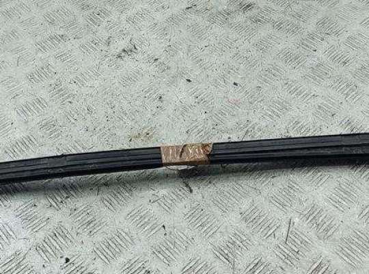 купить Молдинг лобового стекла на Volkswagen Passat B6