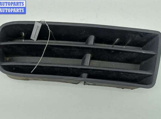 купить Решётка (заглушка) в бампер на Volkswagen Golf-4