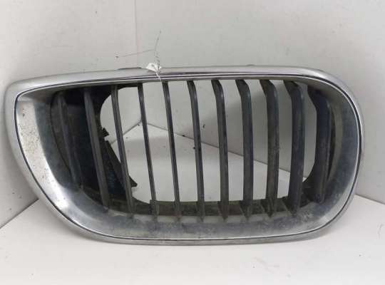 Решетка радиатора BM3264767 на BMW 3 E46 (1998-2006)