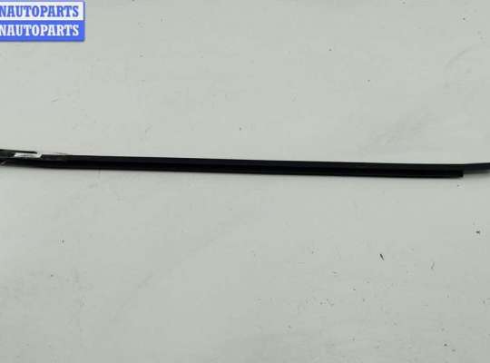 Молдинг стекла двери передней левой наружный FO2101197 на Ford Focus III (2011-2018)