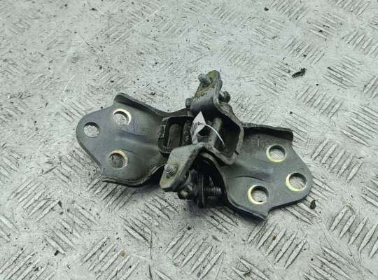 Петля двери на Mitsubishi Space Star DG0