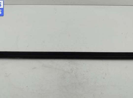 купить Молдинг стекла двери передней правой наружный на Ford Mondeo III (2000-2007)