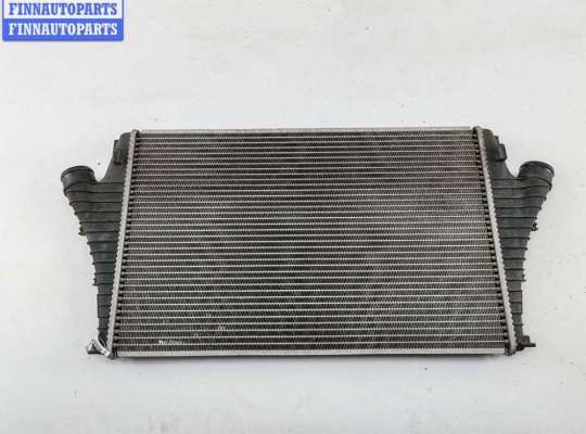 Радиатор интеркулера OP2381158 на Opel Vectra C (2002-2008)