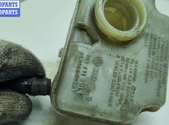 купить Бачок тормозной жидкости на Volkswagen Golf-5