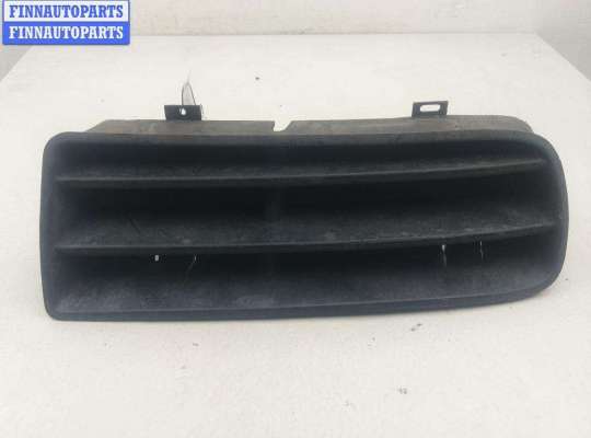 Решётка (заглушка) в бампер VG2629310 на Volkswagen Golf-4