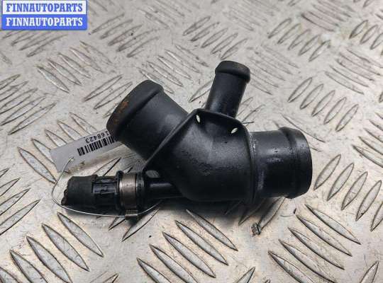 Фланец (тройник) системы охлаждения VG2561830 на Volkswagen Golf-4