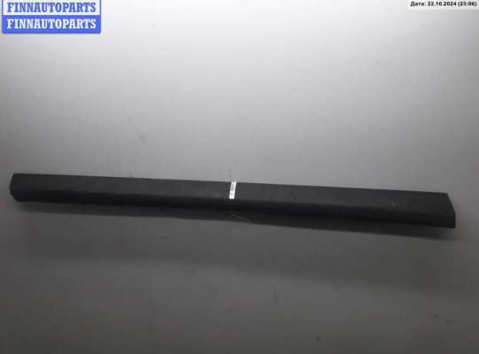 купить Молдинг двери передней левой на Volkswagen Passat B5