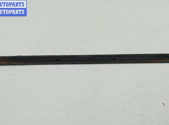 купить Молдинг двери задней правой на Volkswagen Passat B5+ (GP)