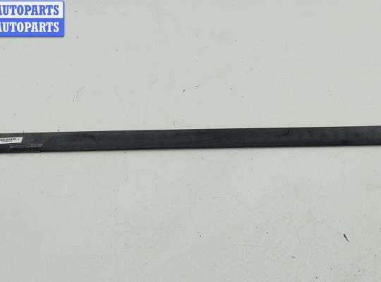 Молдинг двери задней правой VG2677203 на Volkswagen Passat B5+ (GP)