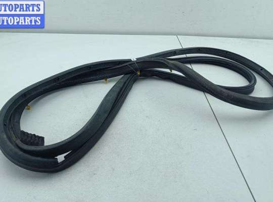 купить Уплотнитель двери задней правой на Audi A4 B6 (2001-2004)