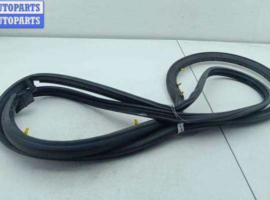 купить Уплотнитель двери задней правой на Audi A4 B6 (2001-2004)