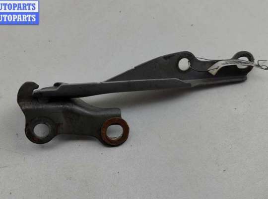 купить Петля капота левая на Toyota Yaris Verso