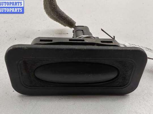 Кнопка открывания багажника RN1567552 на Renault Megane II (2002-2008)