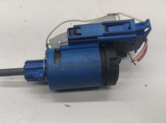 купить Датчик (включатель) стоп-сигнала на Audi A6 C5 (1997-2005)