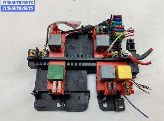 Купить Блок предохранителей на Mercedes M-Class ML W163 (1998-2004) Блок предохранителей MB1651781 на Mercedes M-Class ML W163 (1998-2004)