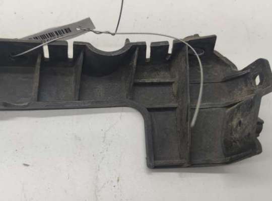 купить Кронштейн бампера переднего на Audi A4 B7 (2004-2008)