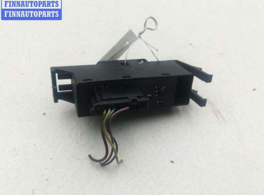 купить Кнопка стеклоподъемника переднего правого на BMW 3 E46 (1998-2006)