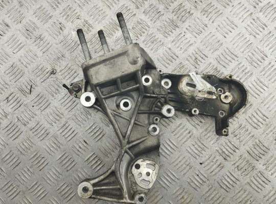 Кронштейн двигателя опорный FT583947 на Fiat Stilo