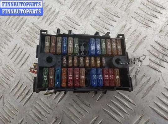 Блок предохранителей VG2784614 на Volkswagen Transporter T5