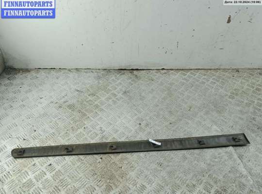 Молдинг двери передней правой PG830326 на Peugeot 307