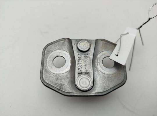 купить Ответная часть (скоба) замка двери на BMW 2 Tourer F45/F46 (2014-2022)