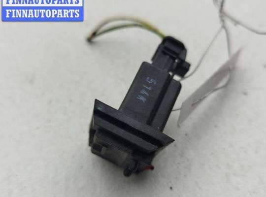 купить Кнопка открывания багажника на Citroen Xsara Picasso