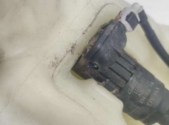 Бачок омывателя на Audi Q7 (4L)