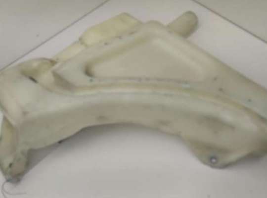 Бачок омывателя на Audi Q7 (4L)