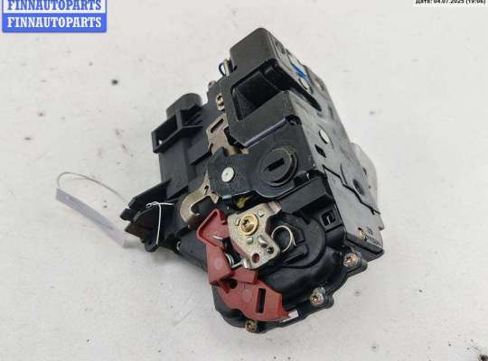 купить Замок двери задней левой на Audi A4 B6 (2001-2004)