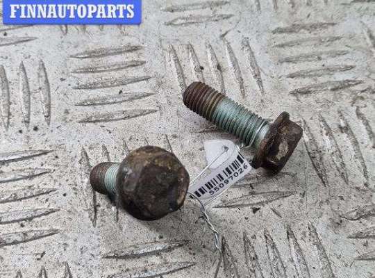 купить Болт крепления на Volkswagen Passat B4