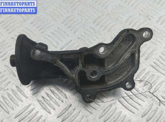 Корпус масляного фильтра на Nissan Tino V10