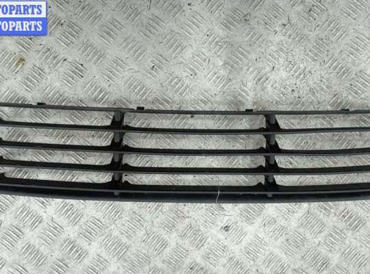 купить Решётка (заглушка) в бампер на Volkswagen Passat B5+ (GP)