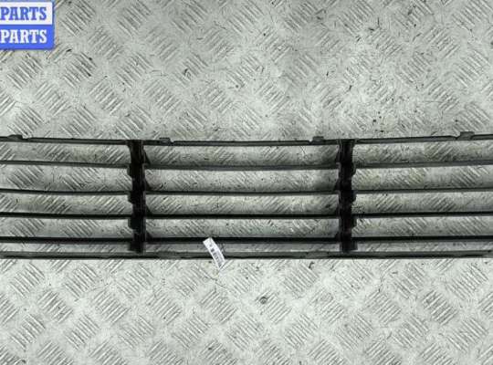 купить Решётка (заглушка) в бампер на Volkswagen Passat B5+ (GP)