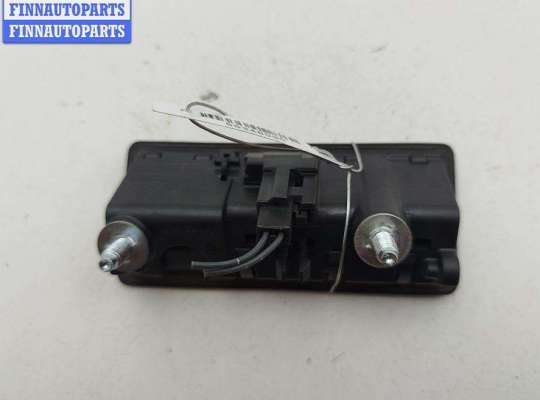 купить Кнопка открывания багажника на Volkswagen Passat B6