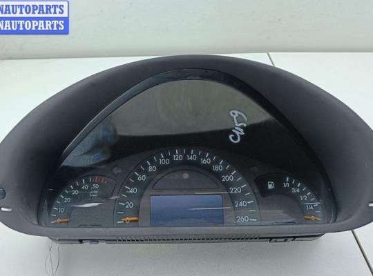 Щиток приборов на Mercedes-Benz C (W203)