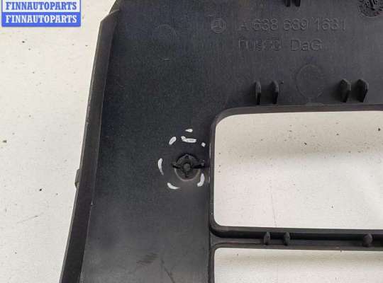 купить Рамка магнитолы на Mercedes Vito-1 W638 (1996-2003)