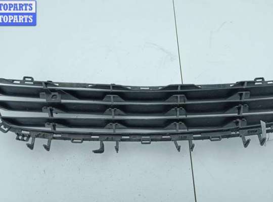 Решетка (заглушка) бампера на Opel Astra H / Classic