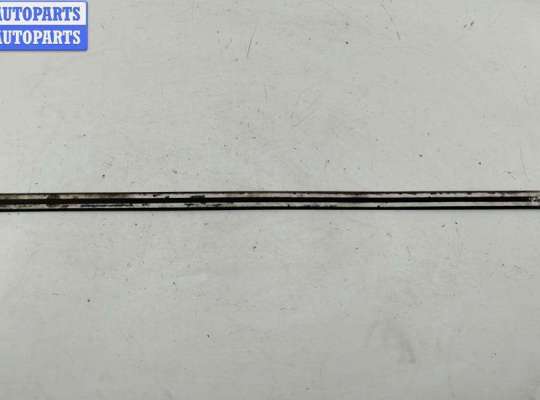 купить Молдинг двери передней правой на Volkswagen Golf-4