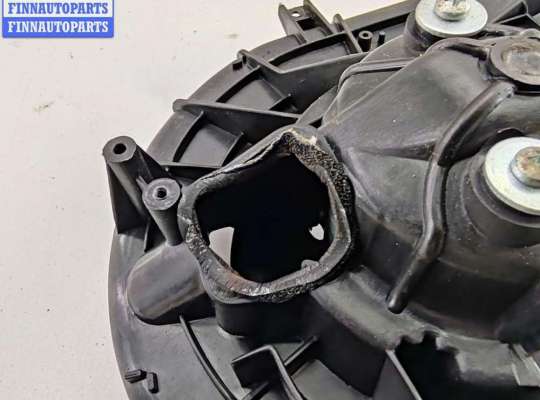 Мотор отопителя на Opel Vectra C