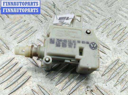 Активатор (привод) замка багажника VG2668746 на Volkswagen Golf-4